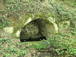 Photographie de la fontaine Saint-Loup de Nozac